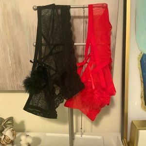 SzM NWTs VS POMPOM CHEEKIES